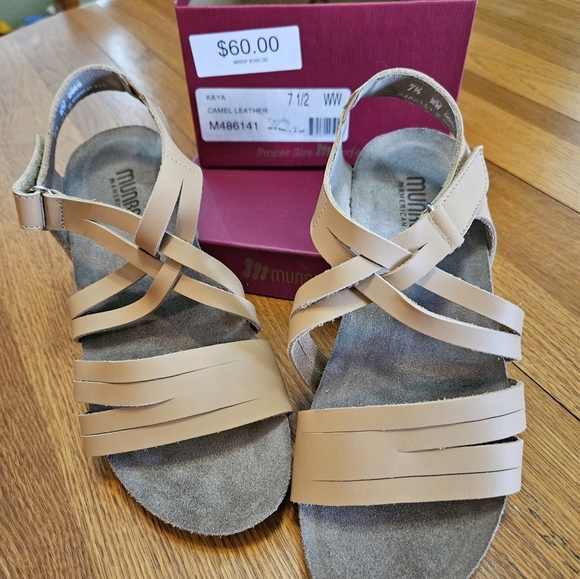 Murano Kaya Camel Leather 7.5WW Women's Sandals - Picture 1 of 5